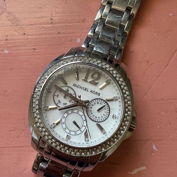 Authentic Michael Kors Watch - Picture 4 of 6